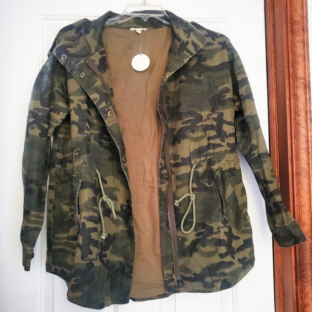 Oddi Caravan Camo Jacket NWT Size Medium/Large M/L from Mindy Mae's Market MMM - Picture 2 of 4